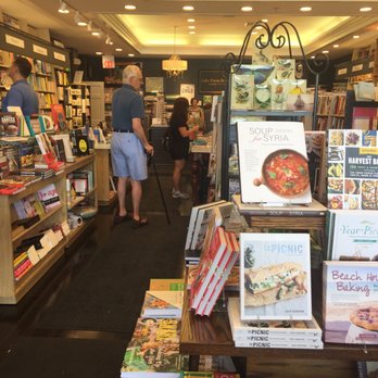 Lake Forest Book Store - Bookstores Near Me - Lake Forest, Illinois