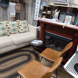 The Book Parlor - Relaxing spot to chill