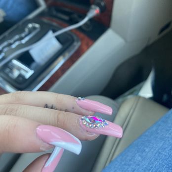5 Point Nails - glue all over my skin - Nail Salons Near Me - Redlands, California