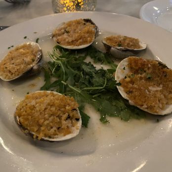 Gatsby's Landing - Great baked clams - New American Near Me - Roslyn, New York