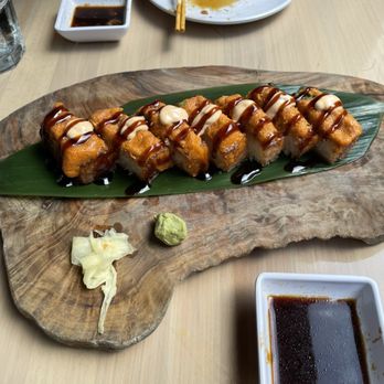 Moshi Moshi - Biscayne Blvd - CRISPY RICE Topped crispy rice topped with spicy tuna tartare, jalapeno, drizzle eel sauce - Sushi Bars Near Me - Miami, Florida