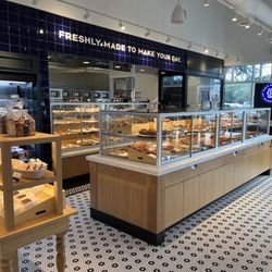 Paris Baguette - Clean and bright, September 2025