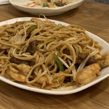 Wonderful Hand Pulled Noodle - Combination stir fry noodles - Noodles Near Me - Orlando, Florida