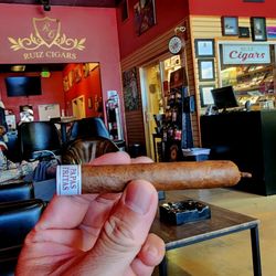 Ruiz Cigars - Inside