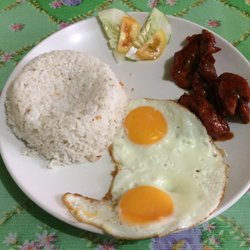 Gacayan - Filipino breakfast with tocino pork (120 PHP)