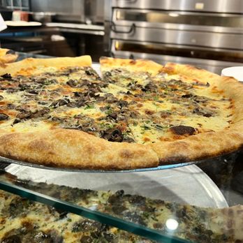 Upside Pizza - Mushroom, WWLC - Pizza Near Me - Brooklyn, New York