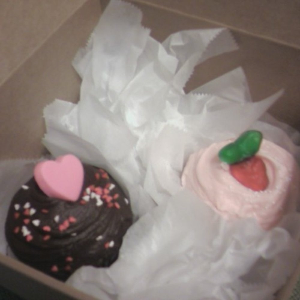 Frosted Cupcakery - valentine's day cupcakes - Bakeries Near Me - Long Beach, California