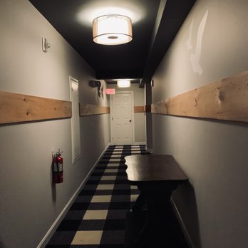 Field Guide Lodge - Cute hallways - Hotels Near Me - Stowe, Vermont Field Guide Lodge - Cute hallways - Hotels Near Me - Stowe, Vermont