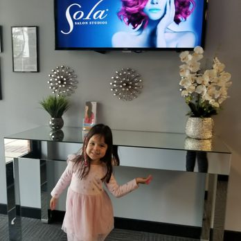 Tiny HeadQuarters Salon - Entrance to building, her suite is in the back right - Hair Salons Near Me - Rockville, Maryland