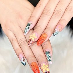 Spotlight Lashes & Nails