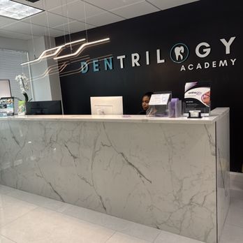 On The Go Braces - The front reception area - Orthodontists Near Me - West Palm Beach, Florida On The Go Braces - The front reception area - Orthodontists Near Me - West Palm Beach, Florida