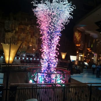 Mohegan Sun - Center tree - Hotels Near Me - Uncasville, Connecticut Mohegan Sun - Center tree - Hotels Near Me - Uncasville, Connecticut