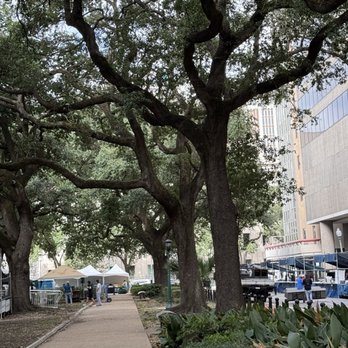 Lafayette Square - Parks Near Me - New Orleans, Louisiana