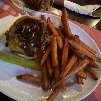 McGee's Pub - McGee s Burger (best burger in NYC) - Irish Pub Near Me - New York, New York McGee's Pub - McGee s Burger (best burger in NYC) - Irish Pub Near Me - New York, New York