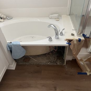 Michael Hairston - Bathtub with new faucet - Plumbing Near Me - Sachse, Texas Michael Hairston - Bathtub with new faucet - Plumbing Near Me - Sachse, Texas