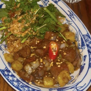La Dong - Shaking Beef/Bò Lúc Lắc. Just OK. Needed thicker beef pieces for texture and more onions - Vietnamese Near Me - New York, New York La Dong - Shaking Beef/Bò Lúc Lắc. Just OK. Needed thicker beef pieces for texture and more onions - Vietnamese Near Me - New York, New York
