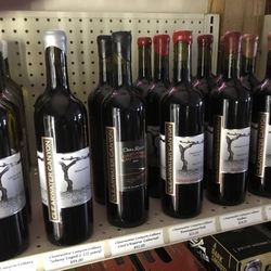 Wooden Nickel - Great local selection from Clearwater Canyon Cellars, Colter's Creek and Lindsay Creek Vineyards. Occasional wine tastings too!