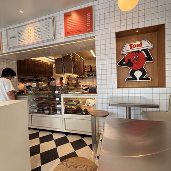 Pizza Toni - Inside - Pizza Near Me - Montreal, Quebec Pizza Toni - Inside - Pizza Near Me - Montreal, Quebec