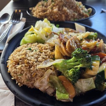 Dragon Wok - C-8 Mixed Vegetable, Chicken, BBQ Pork, Beef, Shrimp - Chinese Near Me - Fresno, California Dragon Wok - C-8 Mixed Vegetable, Chicken, BBQ Pork, Beef, Shrimp - Chinese Near Me - Fresno, California