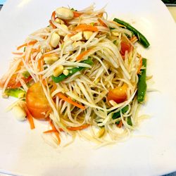 Pink Elephant Cafe - Papaya salad