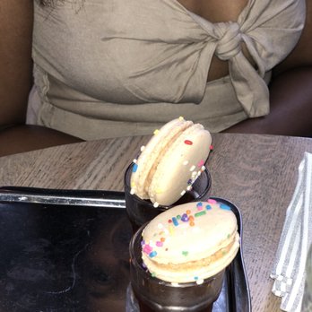 etta - Bucktown - Macaroon/coffee liquer shots - Pizza Near Me - Chicago, Illinois