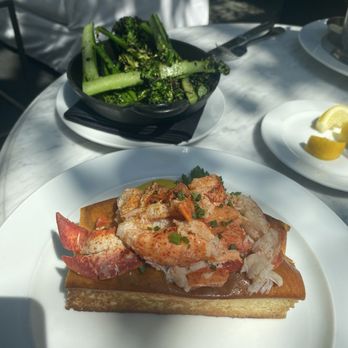 RH Rooftop Restaurant at RH West Palm - Lobster Roll and Broccolini - Wine Bars Near Me - West Palm Beach, Florida RH Rooftop Restaurant at RH West Palm - Lobster Roll and Broccolini - Wine Bars Near Me - West Palm Beach, Florida