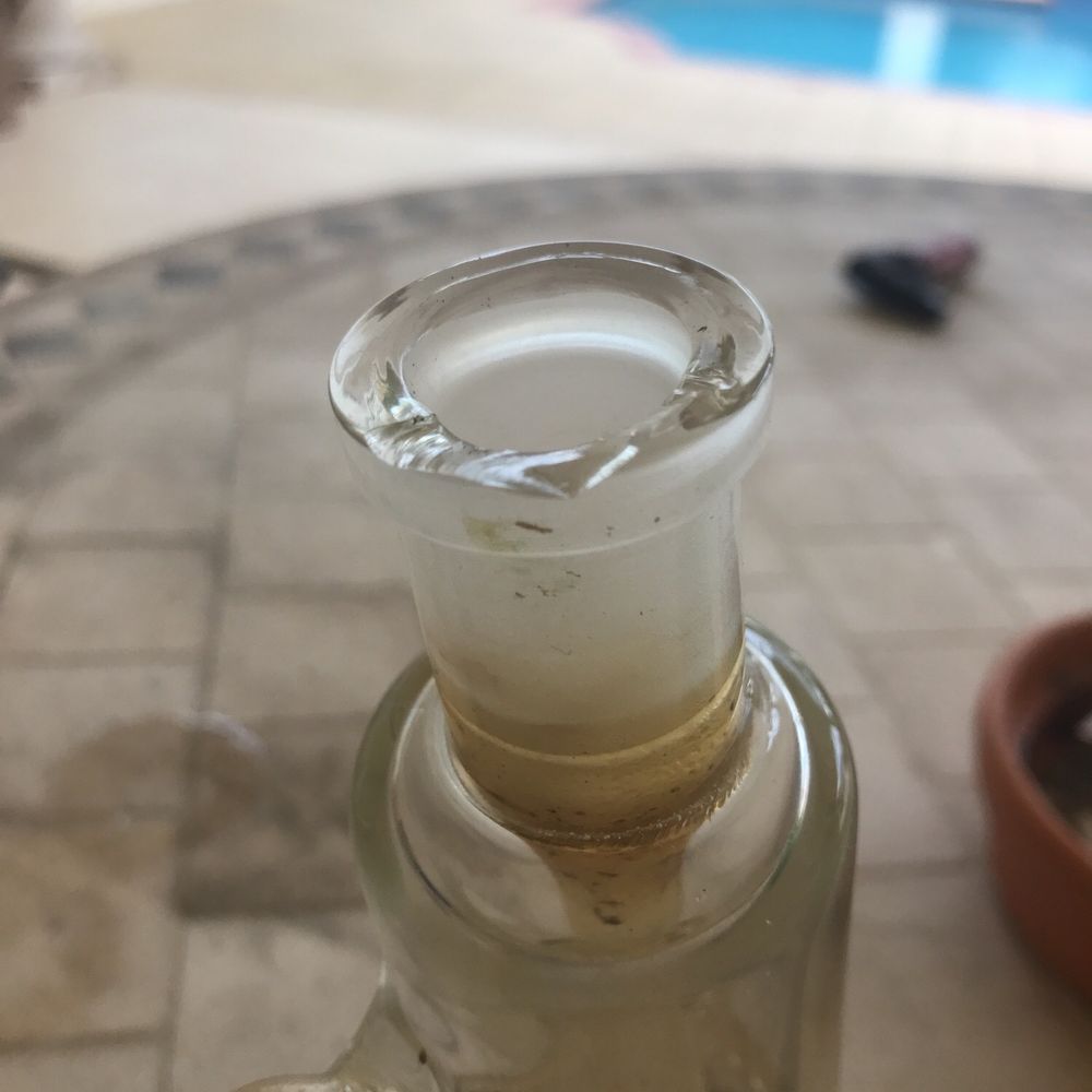 Chinese shit glass! Chinese shit glass!