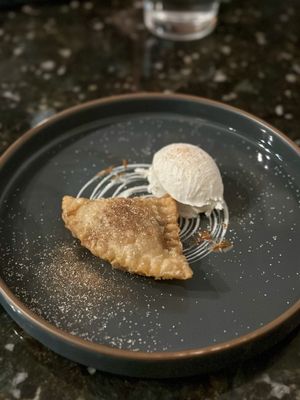 Maple Ave Restaurant by null