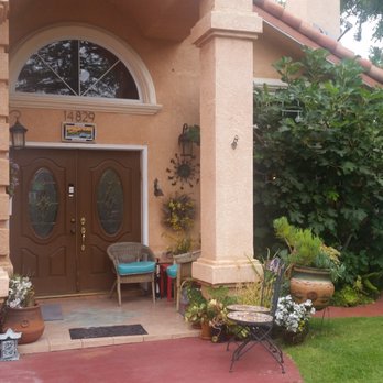 Sweet Dreams Bed & Breakfast - Front of B&B - Bed & Breakfast Near Me - Los Angeles, California Sweet Dreams Bed & Breakfast - Front of B&B - Bed & Breakfast Near Me - Los Angeles, California