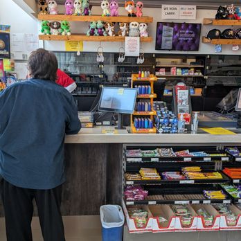 Petro Canada - Waiting in line - Gas Stations Near Me - Winnipeg, Manitoba