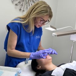 Pure Rejuvenation Anti-Aging - Lip Filler
