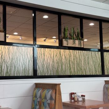 Peach Valley Café - Decor inside - Breakfast & Brunch Near Me - Mount Dora, Florida
