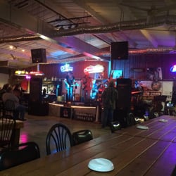 The Pit Stop - Live music on weekends