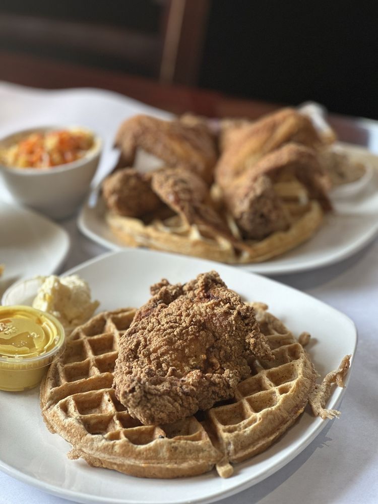 Dame's Chicken & Waffles