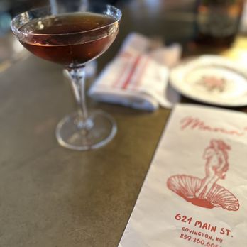 Mama’s on Main - Manhatten - Wine Bars Near Me - Covington, Kentucky