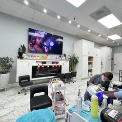 Sparkle Nails And Spa