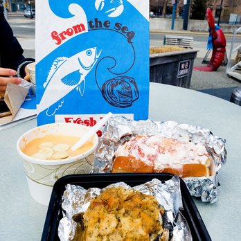 James Hook & Co - Cold lobster roll with mayo, double stuffed clams & lobster bisque - Seafood Near Me - Boston, Massachusetts James Hook & Co - Cold lobster roll with mayo, double stuffed clams & lobster bisque - Seafood Near Me - Boston, Massachusetts