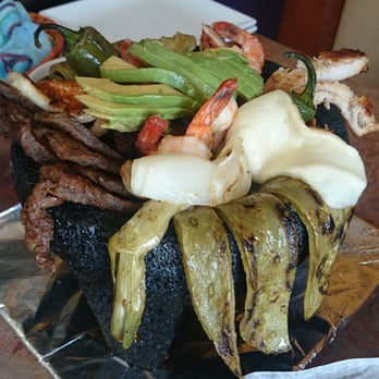 Antojitos Mexicanos Restaurant - molcajetes - Mexican Near Me - Paramount, California