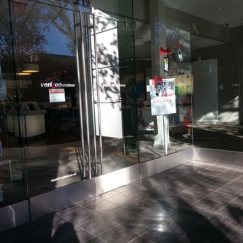 Verizon - Sunny Sunday, lets hope they can help me with my phone... - Mobile Phones Near Me - Palo Alto, California Verizon - Sunny Sunday, lets hope they can help me with my phone... - Mobile Phones Near Me - Palo Alto, California