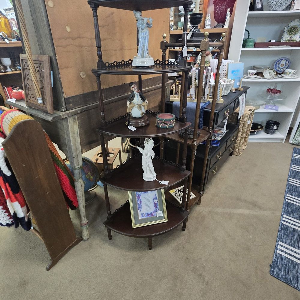 Evenbrooke Marketplace - Antiques Near Me - Lexington, North Carolina
