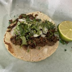 Evelyn's Bakery - Arne asada taco