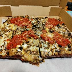 Mozzarella di Bufala - Detroit Style Pizza with Mushrooms