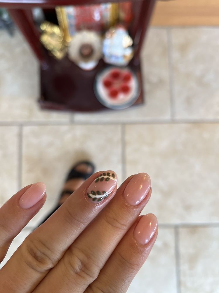 Nail It Salon Logo