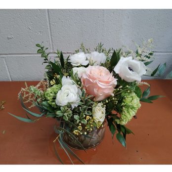 Williams Flower & Gift - Roses, lisianthus, hydrangeas, wax flowers - Florists Near Me - Olympia, Washington Williams Flower & Gift - Roses, lisianthus, hydrangeas, wax flowers - Florists Near Me - Olympia, Washington