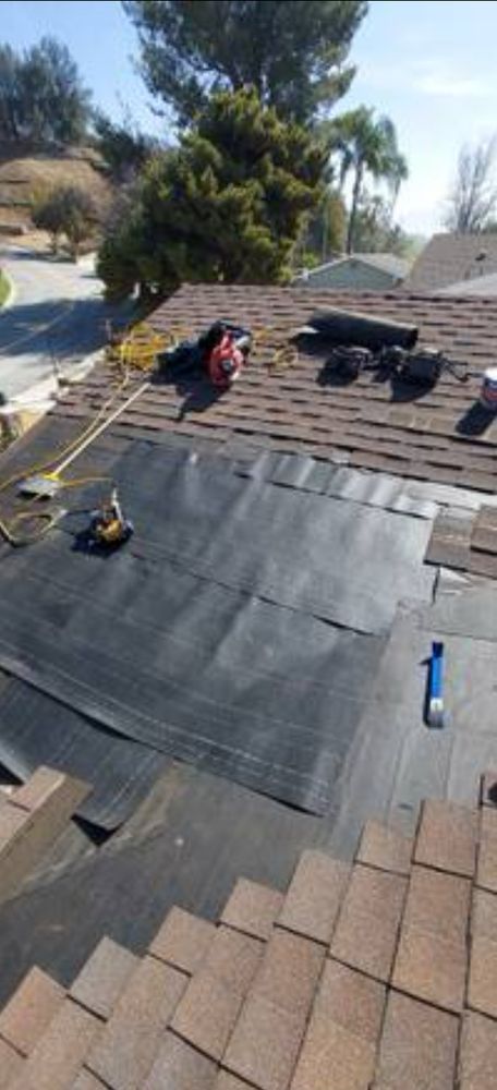 Slide of Midyette Roofing and Construction