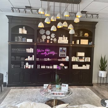 Beaux MedSpa - A better view of when you walk in the sitting area - Medical Spas Near Me - Austin, Texas