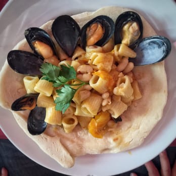 Rossopomodoro - Tubettoni fagioli e cozze (must try) - Napoletana Near Me - Venezia, VE Rossopomodoro - Tubettoni fagioli e cozze (must try) - Napoletana Near Me - Venezia, VE