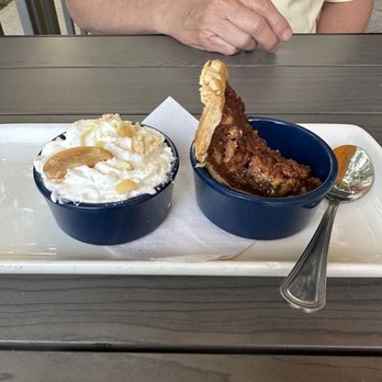 Tupelo Honey - Delicious Dessert - Heavenly Banana Pudding and pecan pie - Southern Near Me - Franklin, Tennessee Tupelo Honey - Delicious Dessert - Heavenly Banana Pudding and pecan pie - Southern Near Me - Franklin, Tennessee