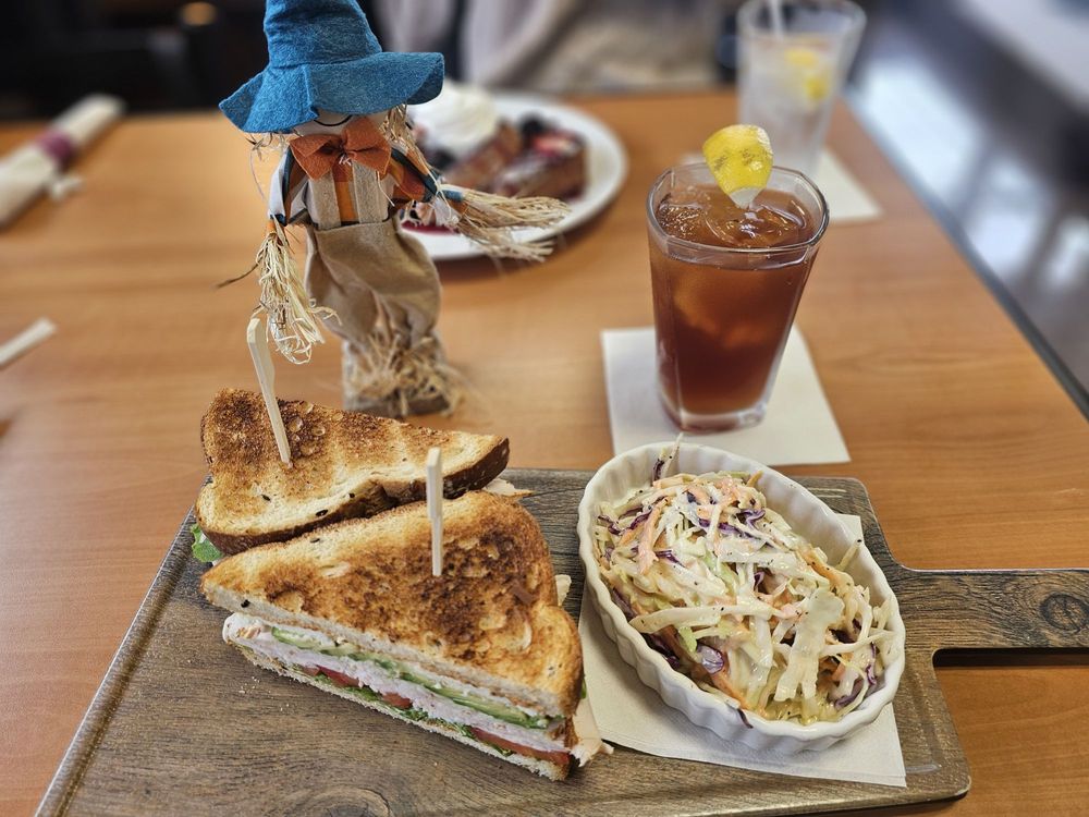 The Three Mothers Cuisine & Bakery