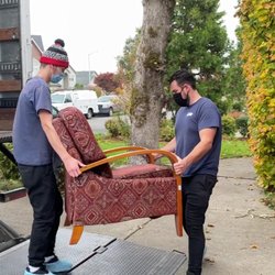Lile Moving & Storage - Lile Salem movers on the job.